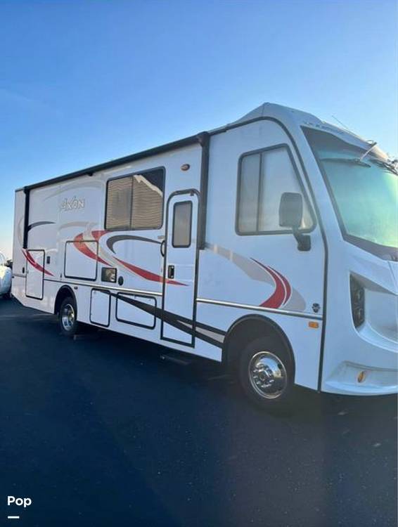 Used 2018 Fleetwood Fleetwood Axon 29M For Sale in West Milton, PA