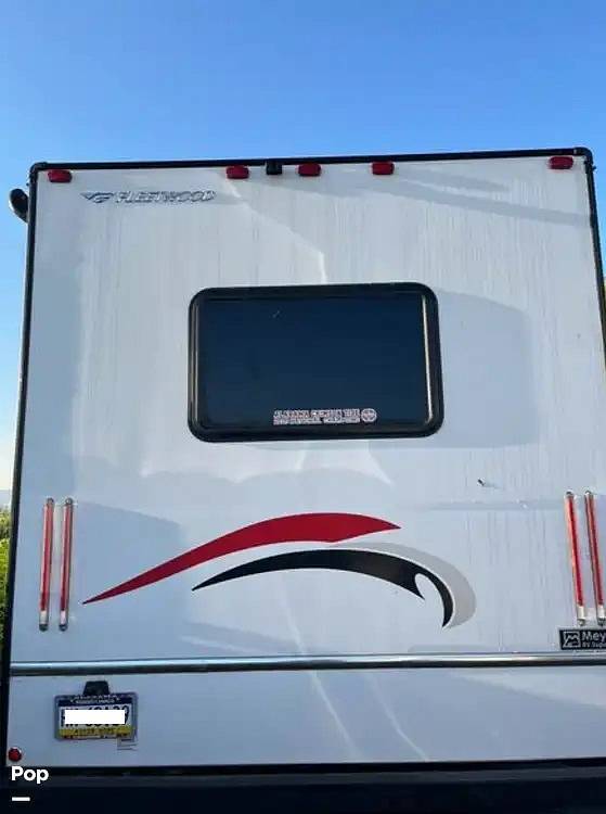 Used 2018 Fleetwood Fleetwood Axon 29M For Sale in West Milton, PA