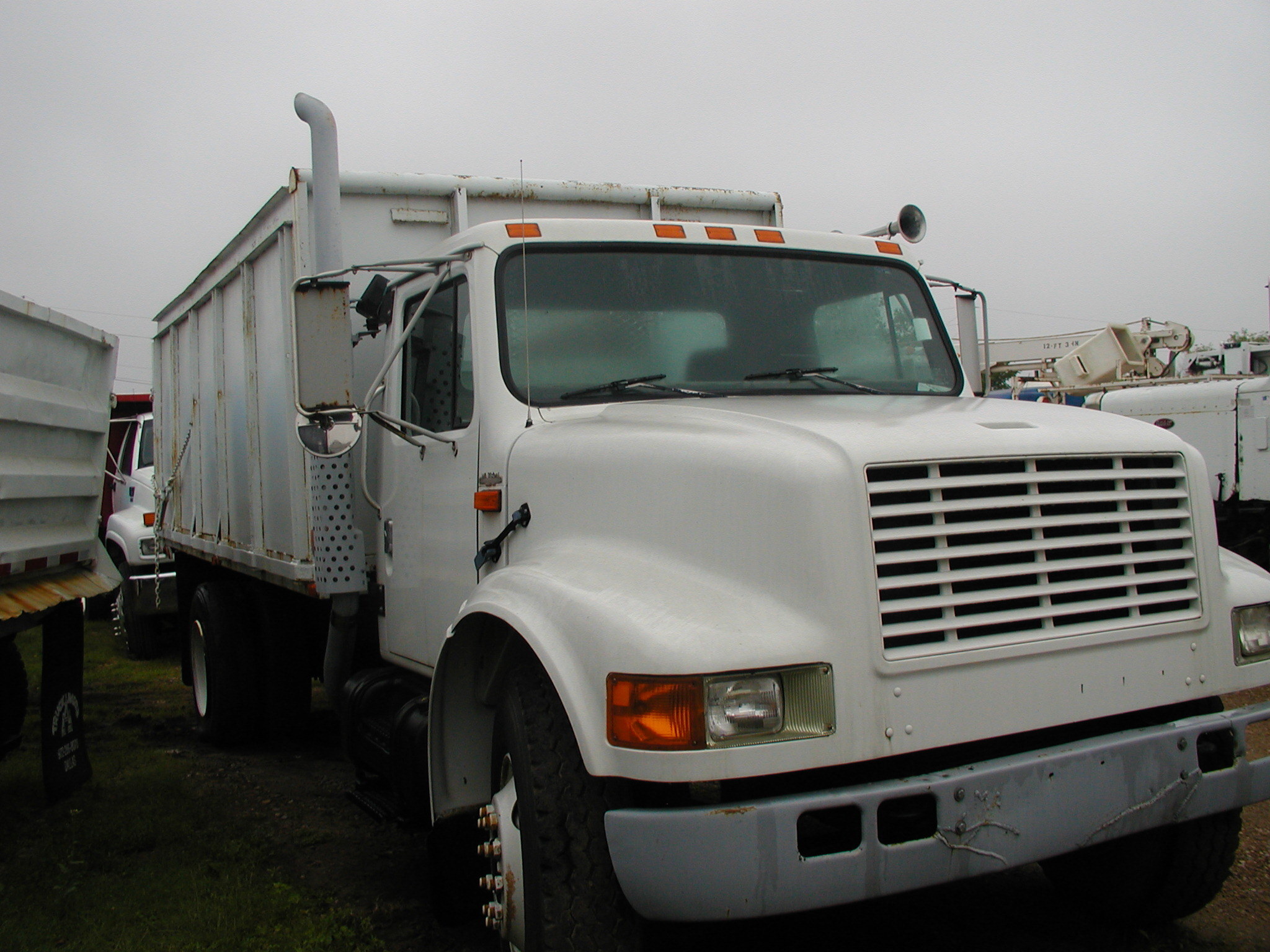 1992 INTERNATIONAL 4900 in Dallas, TX
