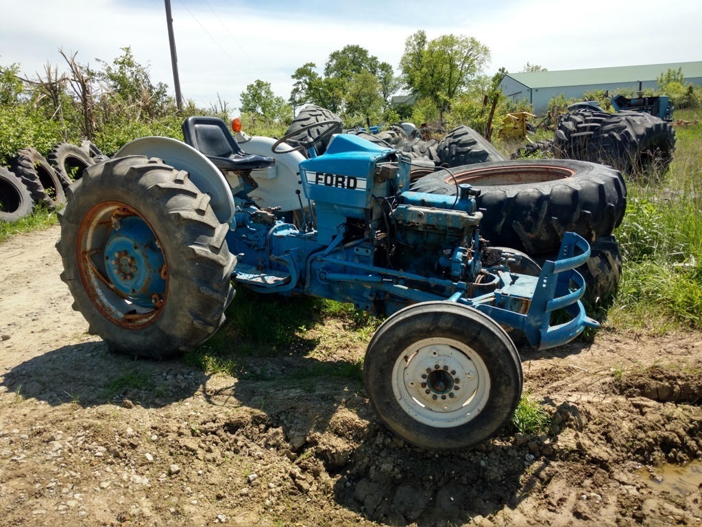 1975 FORD 3000 Parts in Franklin, OH