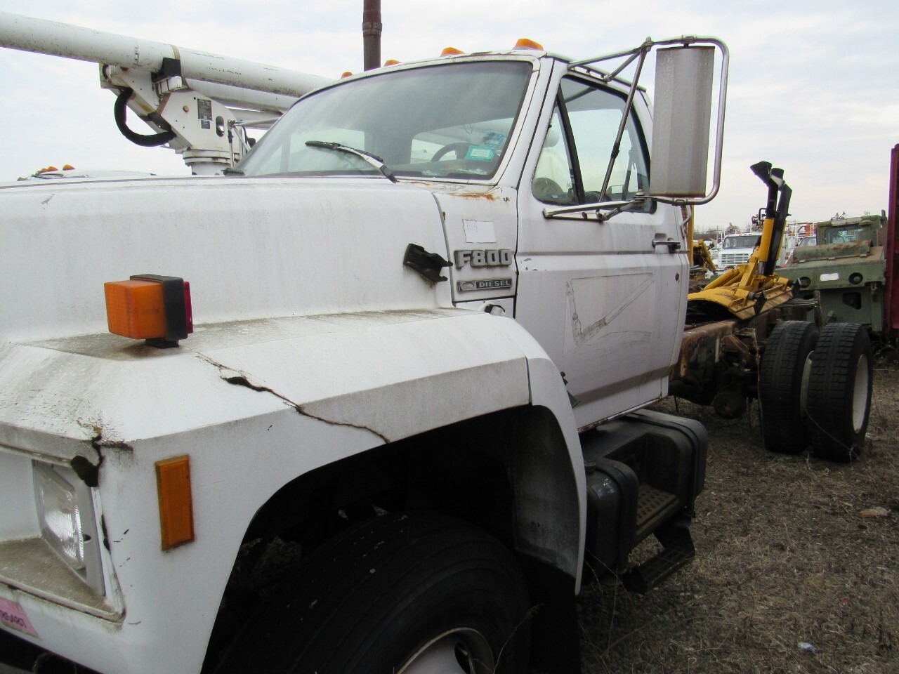 1991 FORD F800 in Canton, OH