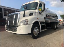 Commercial Truck Spotlight: Freightliner Cascadia image