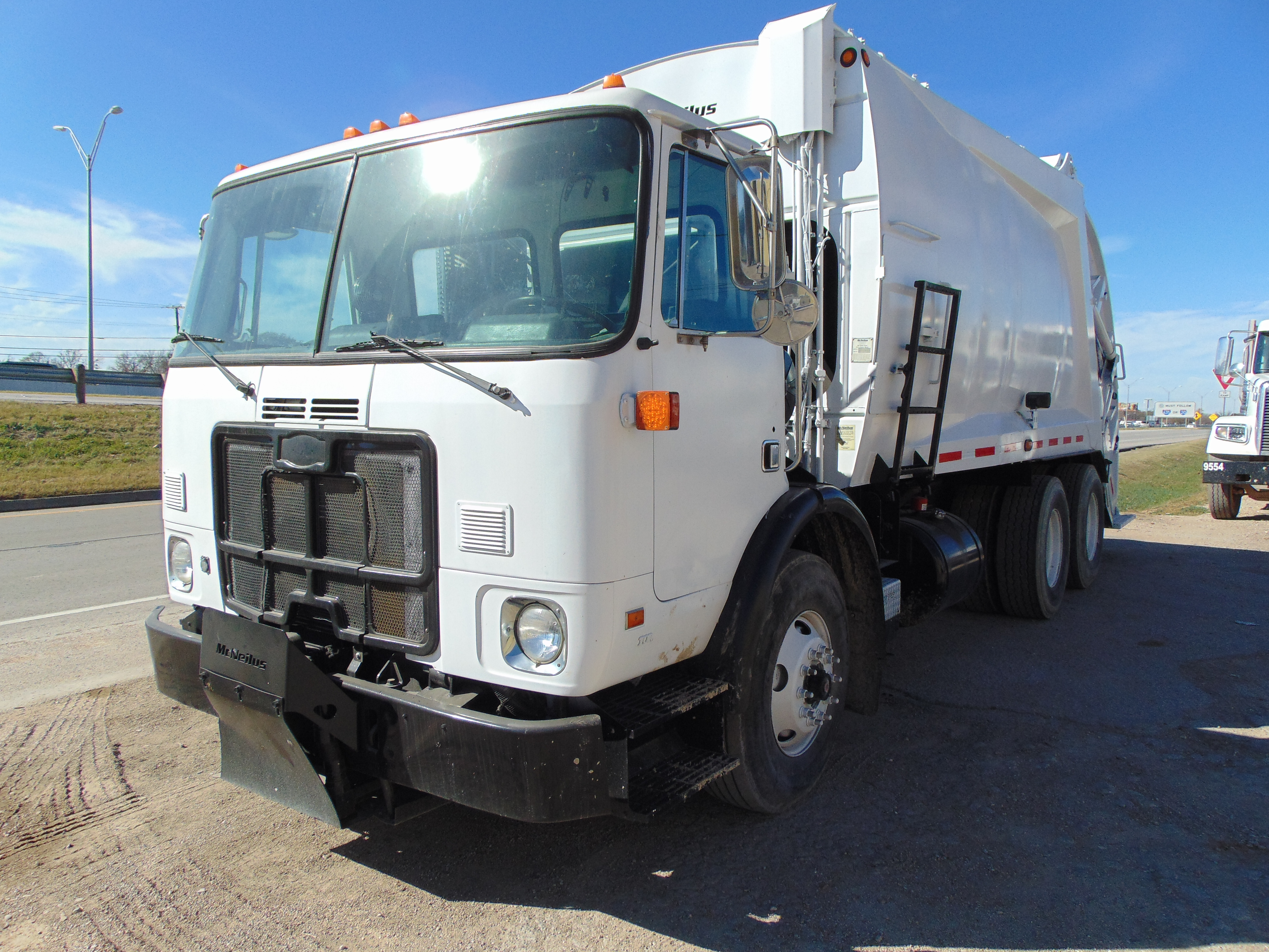 2009 AUTOCAR LLC XPEDITOR in Dallas, TX