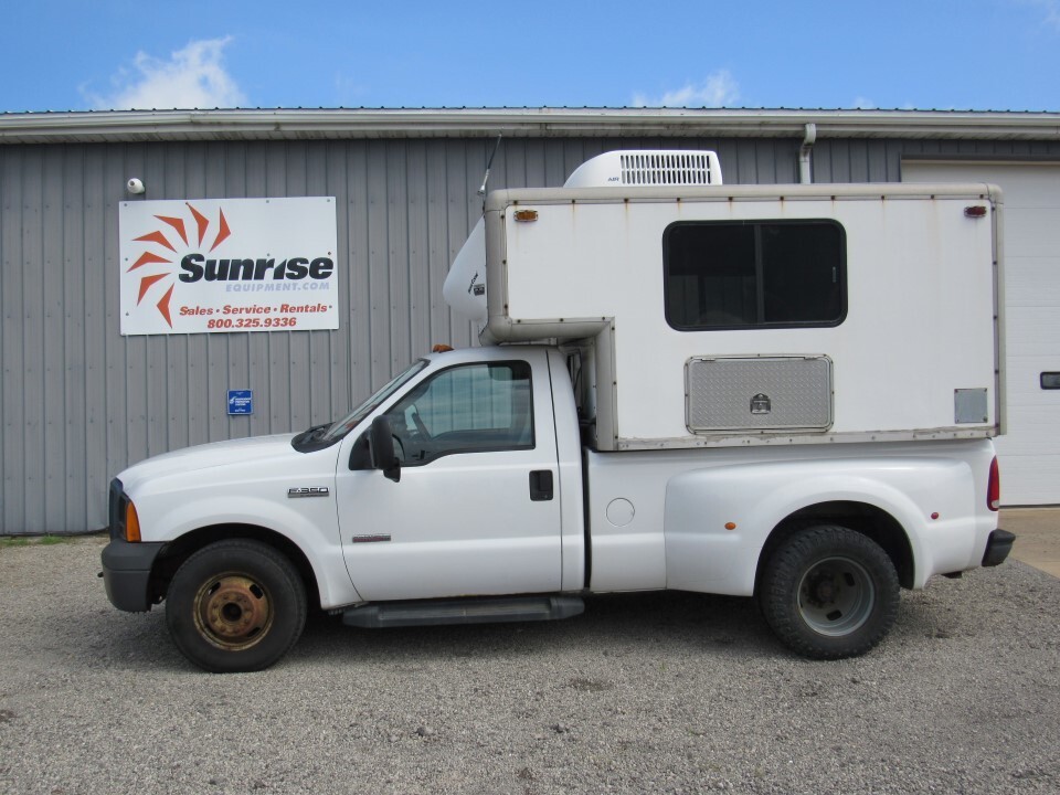 2006 FORD F350 in Canton, OH