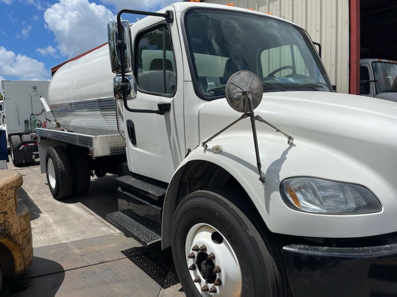 2017 FREIGHTLINER BUSINESS CLASS M2 106 in Miami, FL