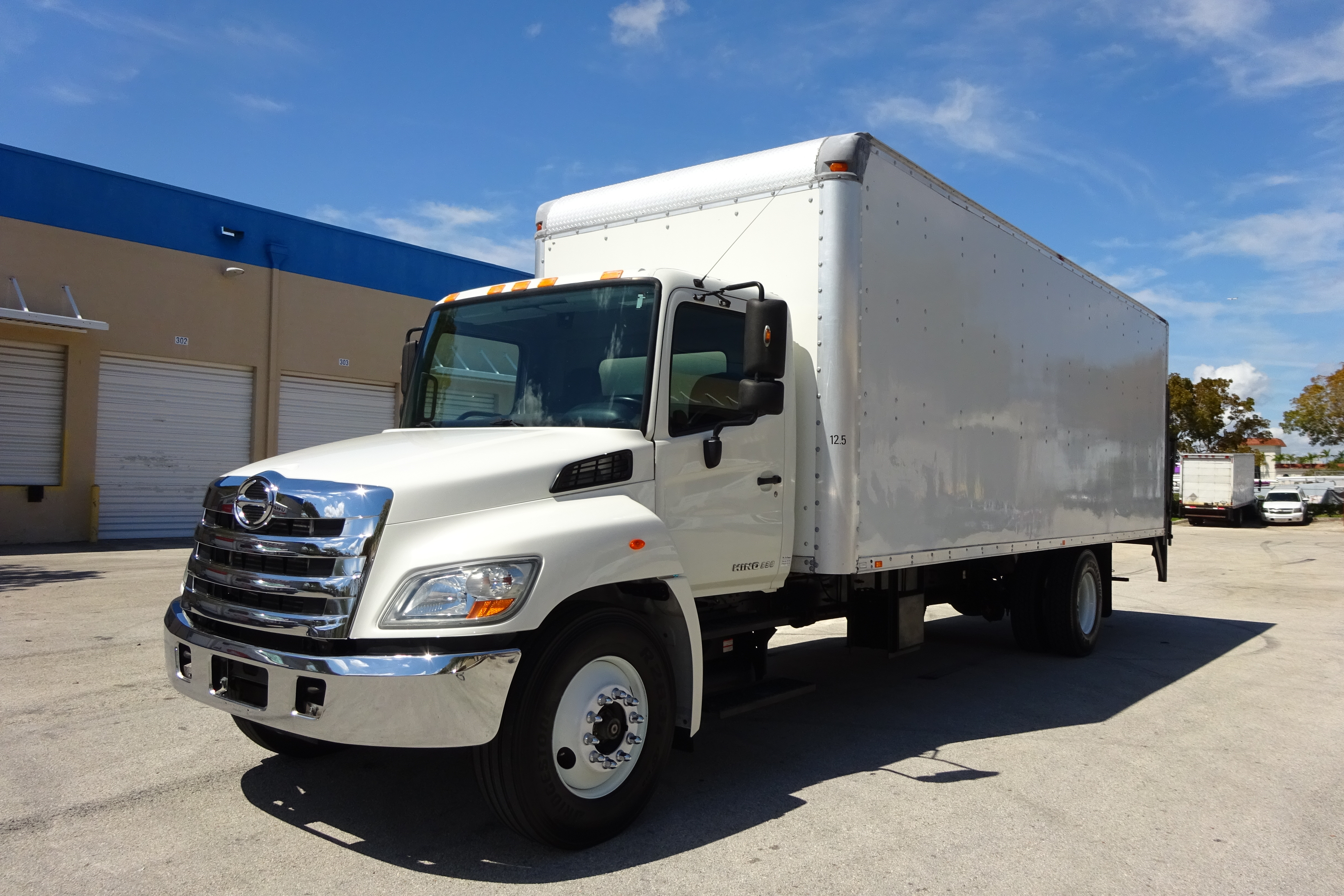 2013 HINO 338 in Miami, FL