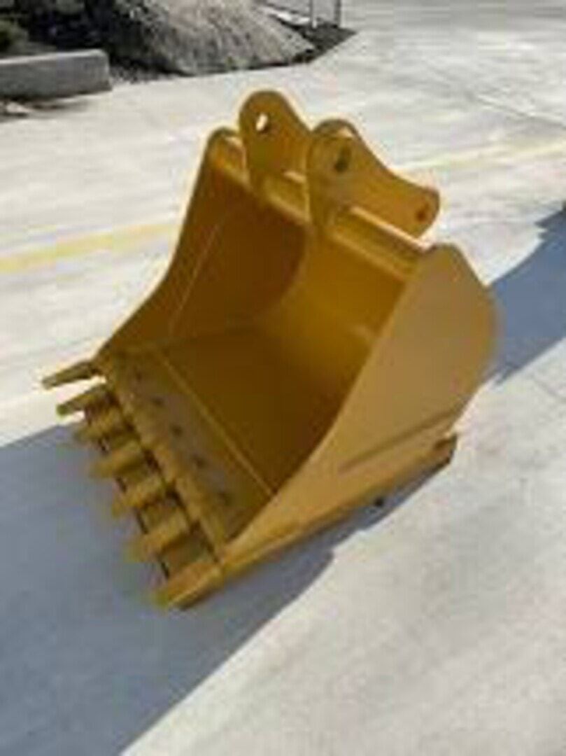 Other 36” Digging Bucket (1) - Fits Takeuchi TB260 Only in Baton Rouge, LA