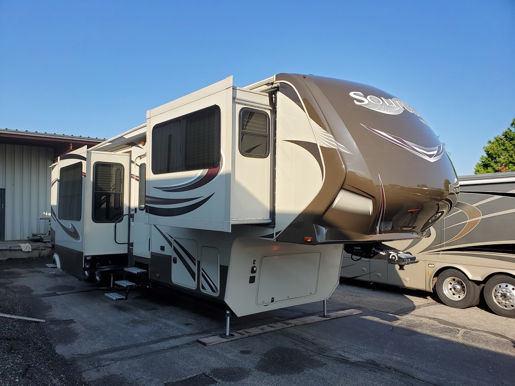 2015 Grand Design SOLITUDE 379FL in st. cloud MN