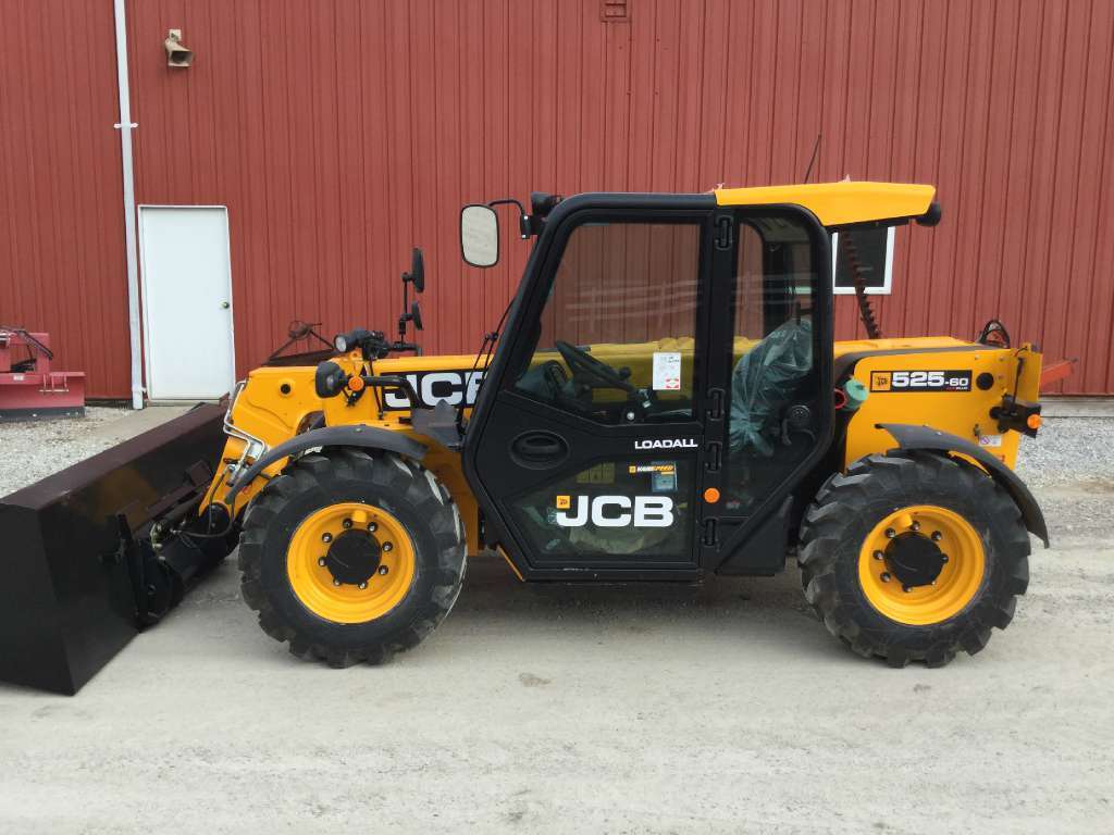 2016 JCB 525-60 Agri in Williamsburg, IA
