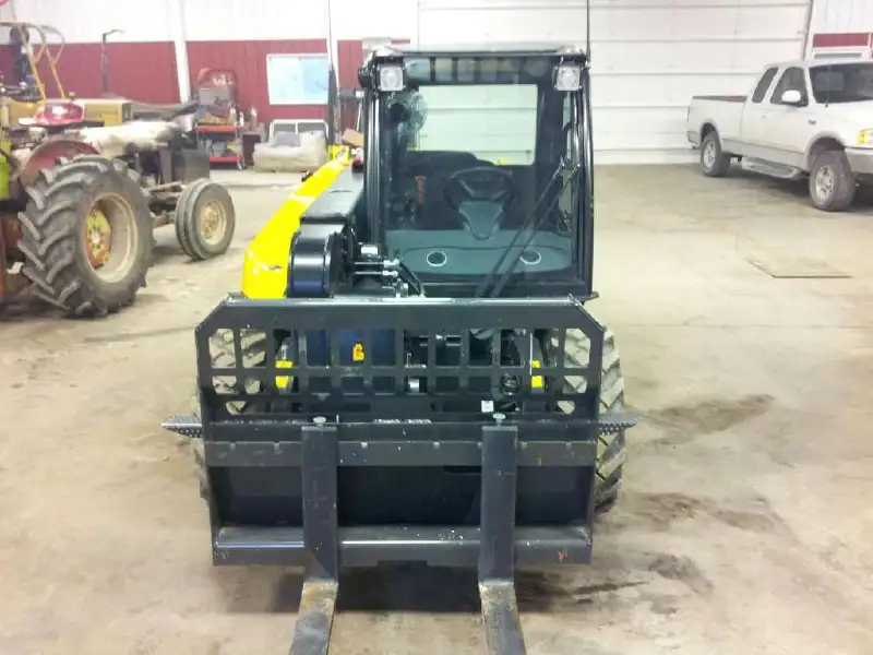 2013 JCB 515-40