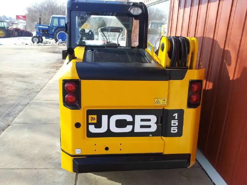 2012 JCB 155