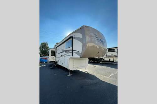 2015 Forest River CEDAR CREEK 38CK in pottstown PA