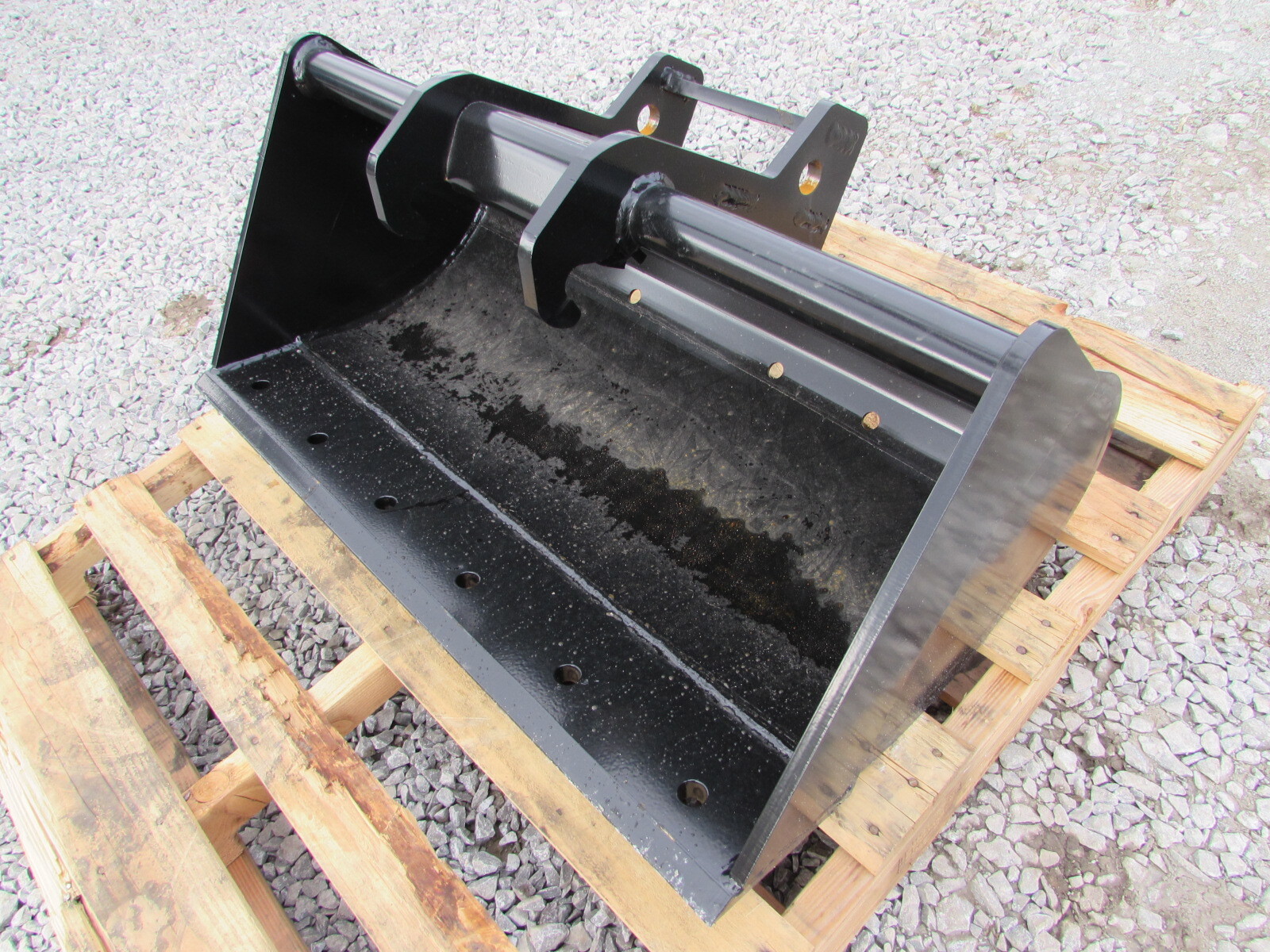 BOBCAT 36" SMOOTH BUCKET 325 328 329 331 334 430 E26 E32 E35 in Scottdale, PA
