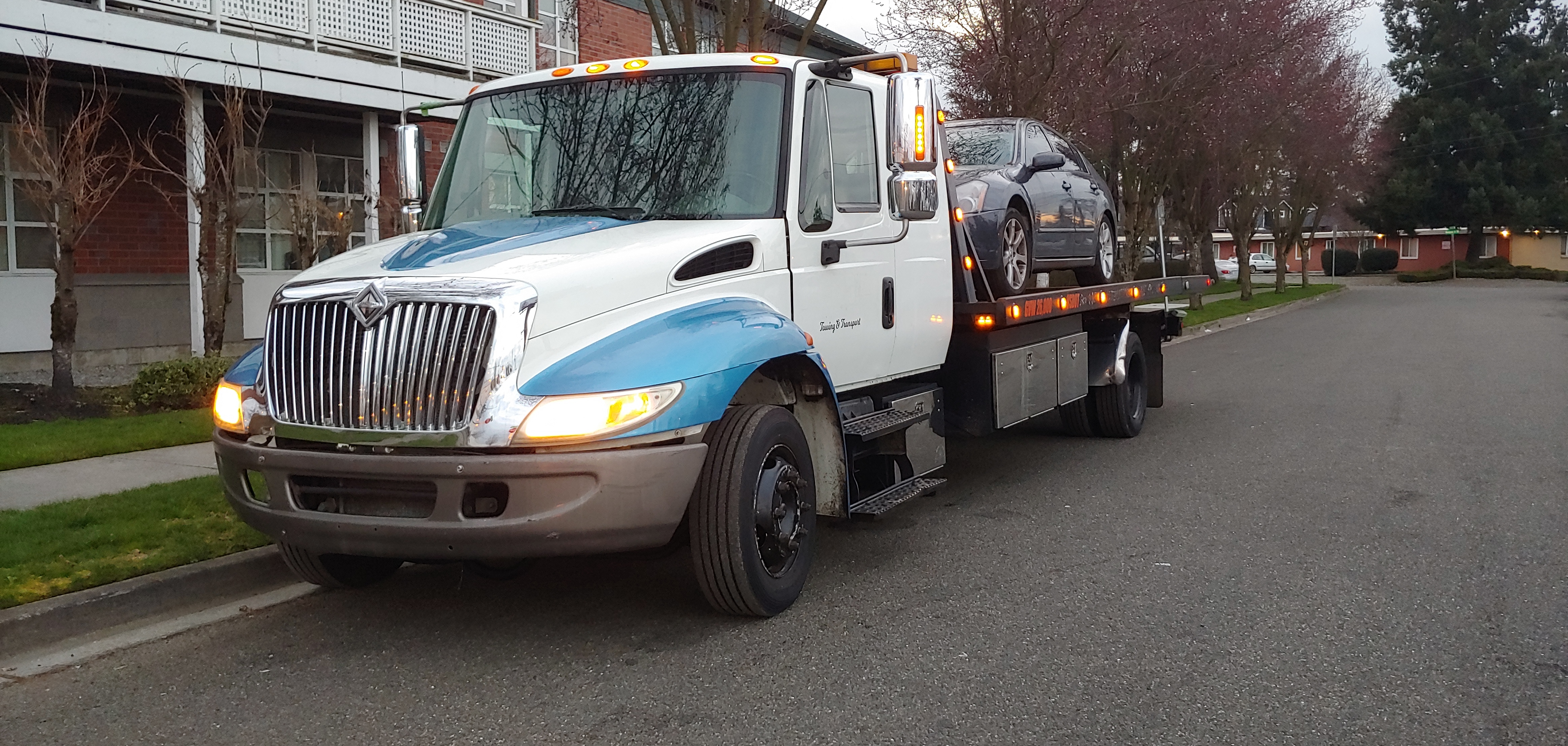 2005 INTERNATIONAL 4300 in Lakewood, WA