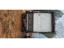 2011 UTILITY 28 FOOT WITH LIFTGATE