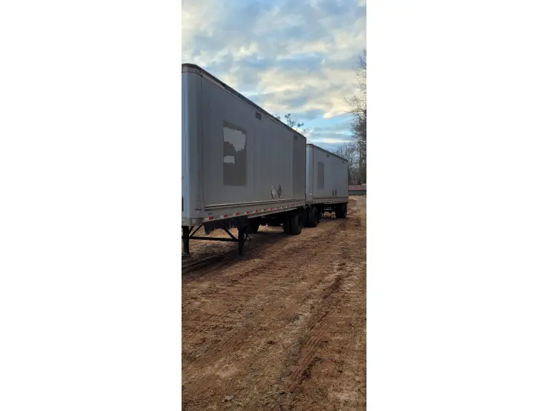 2000 STOUGHTON PUP TRAILER