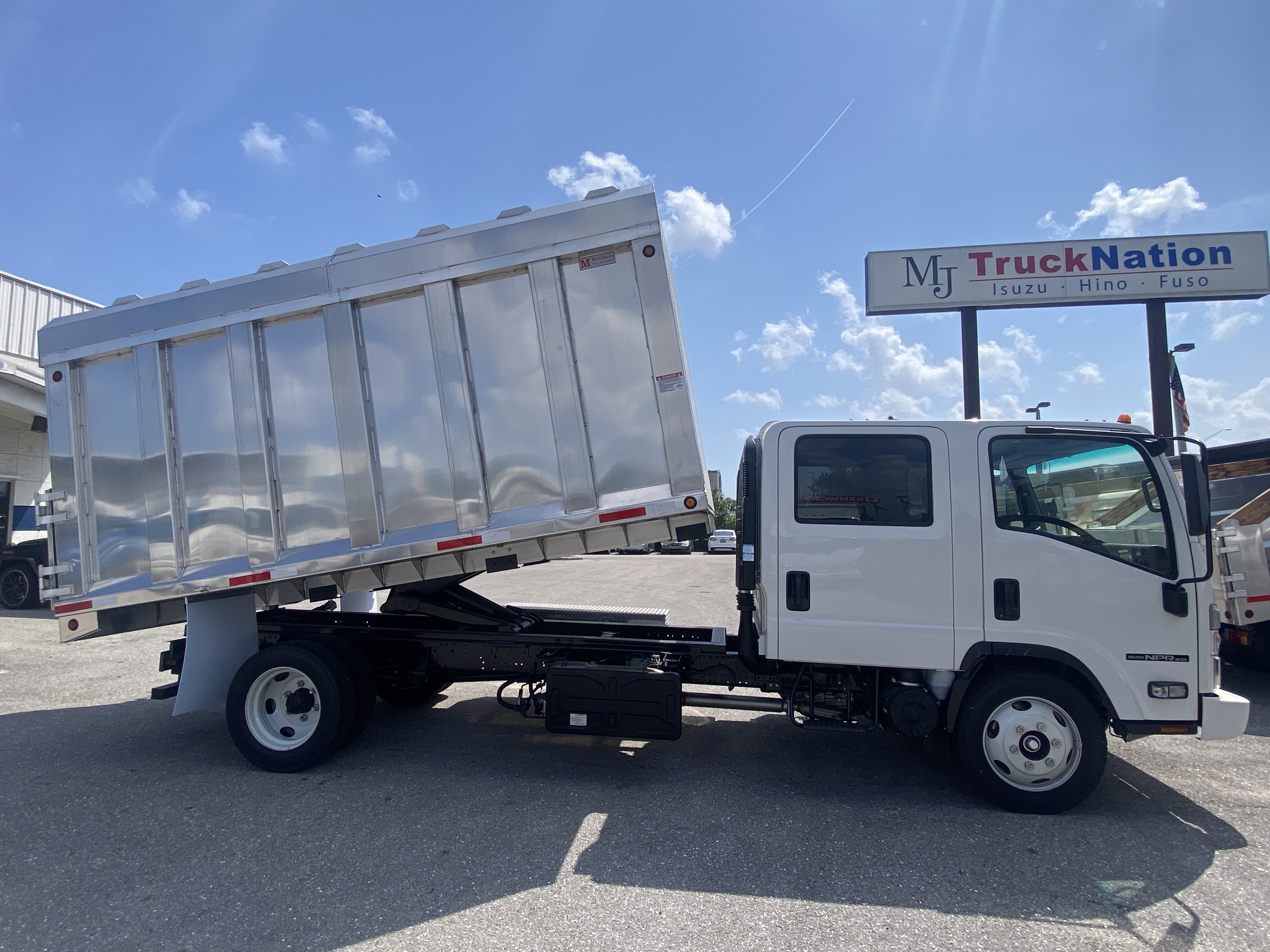 2026 ISUZU NRR in Riviera Beach, FL