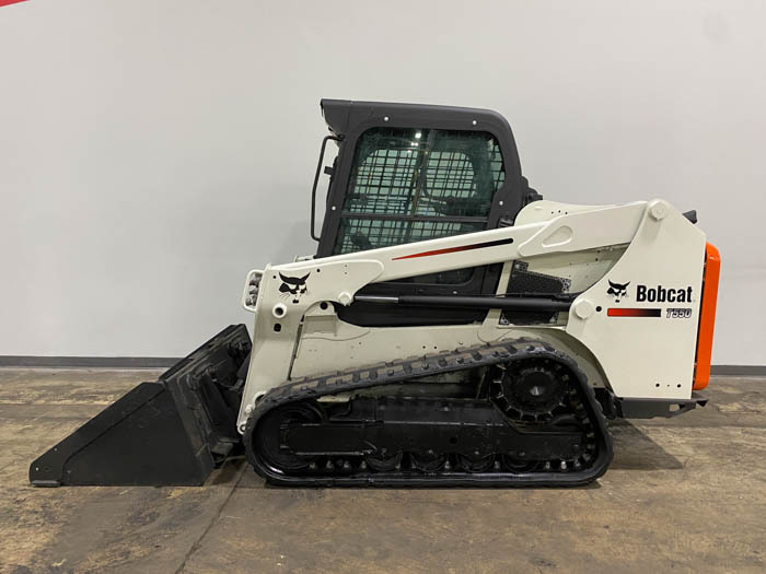 2017 BOBCAT T550 in Cary, IL