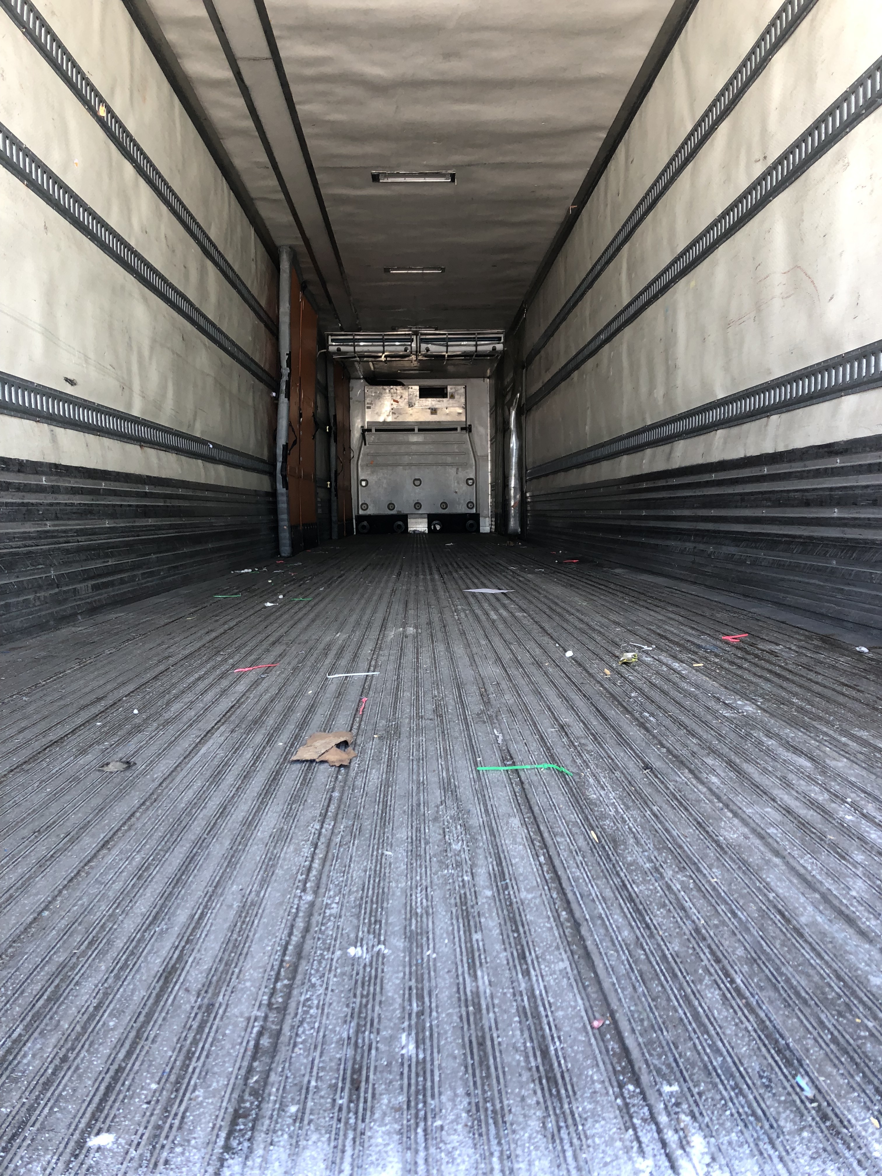 2010 UTILITY TRAILER MFG Reefer Flat Floor Water Trailer in Hector, MN