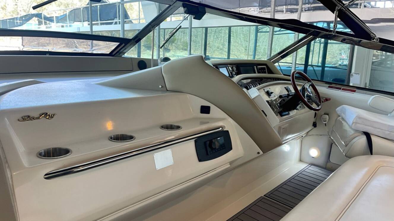 A photo of this 1997 Sea Ray 500 SUNDANCER