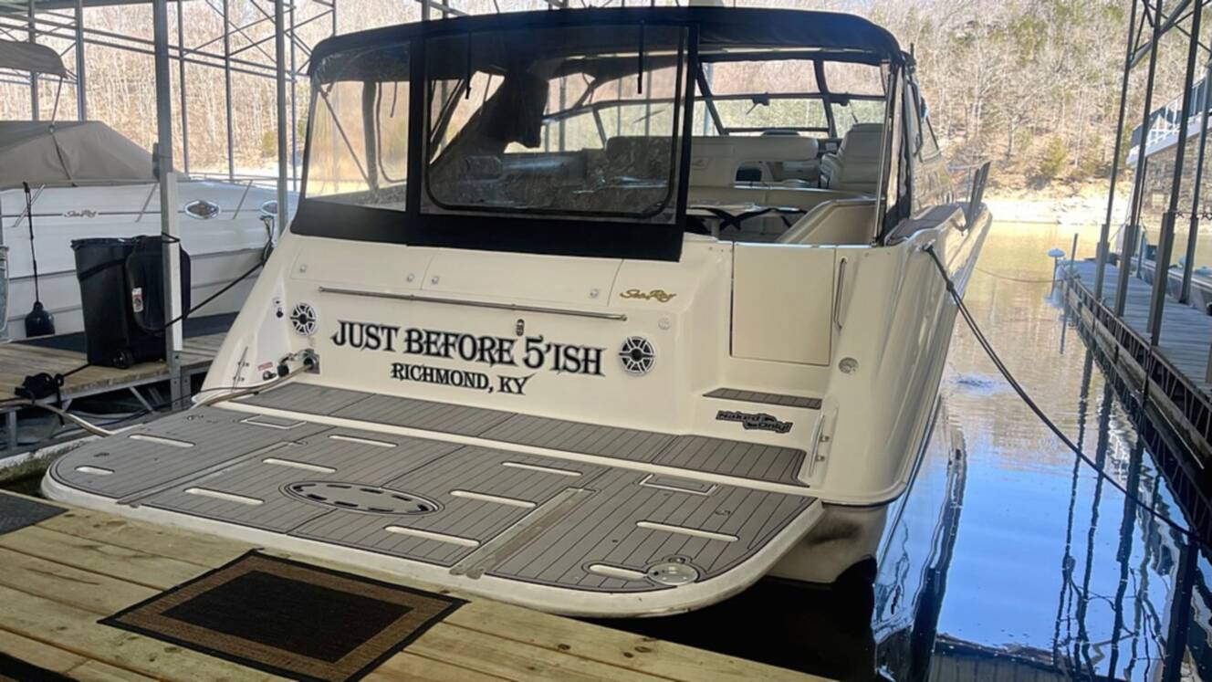 A photo of this 1997 Sea Ray 500 SUNDANCER