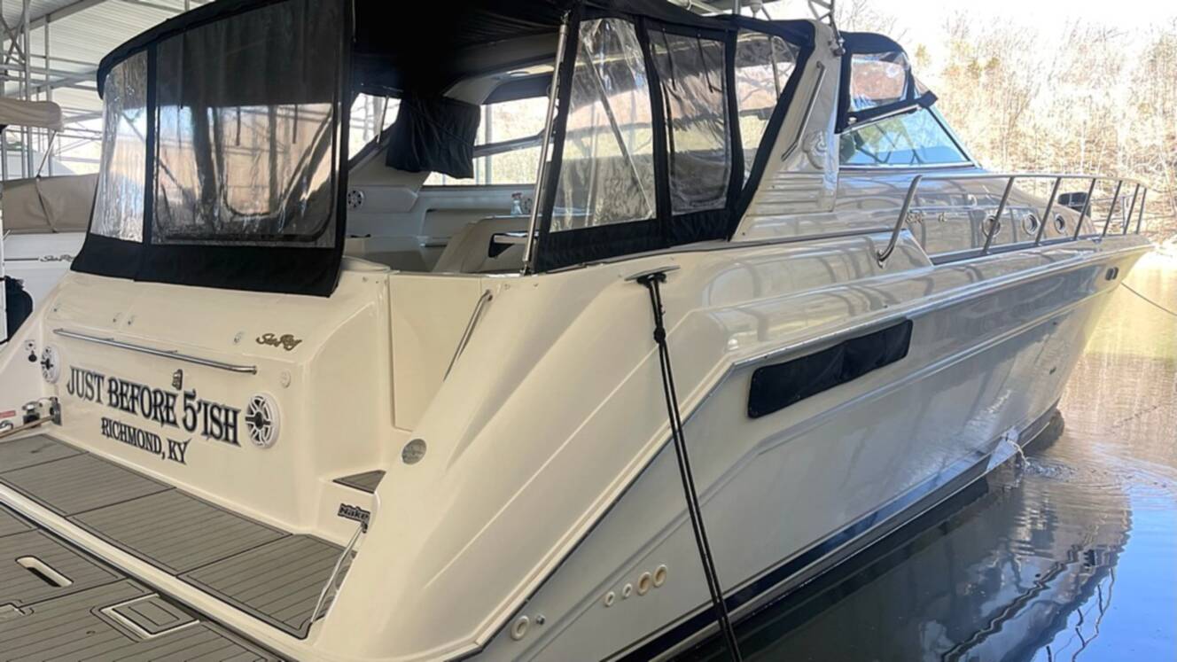 A photo of this 1997 Sea Ray 500 SUNDANCER
