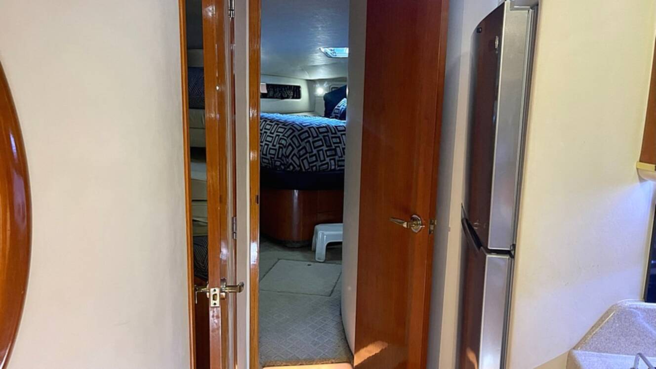 A photo of this 1997 Sea Ray 500 SUNDANCER