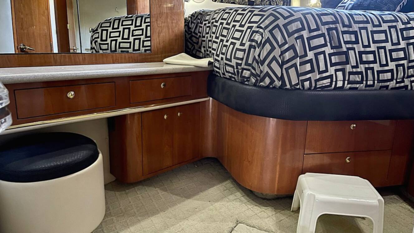 A photo of this 1997 Sea Ray 500 SUNDANCER
