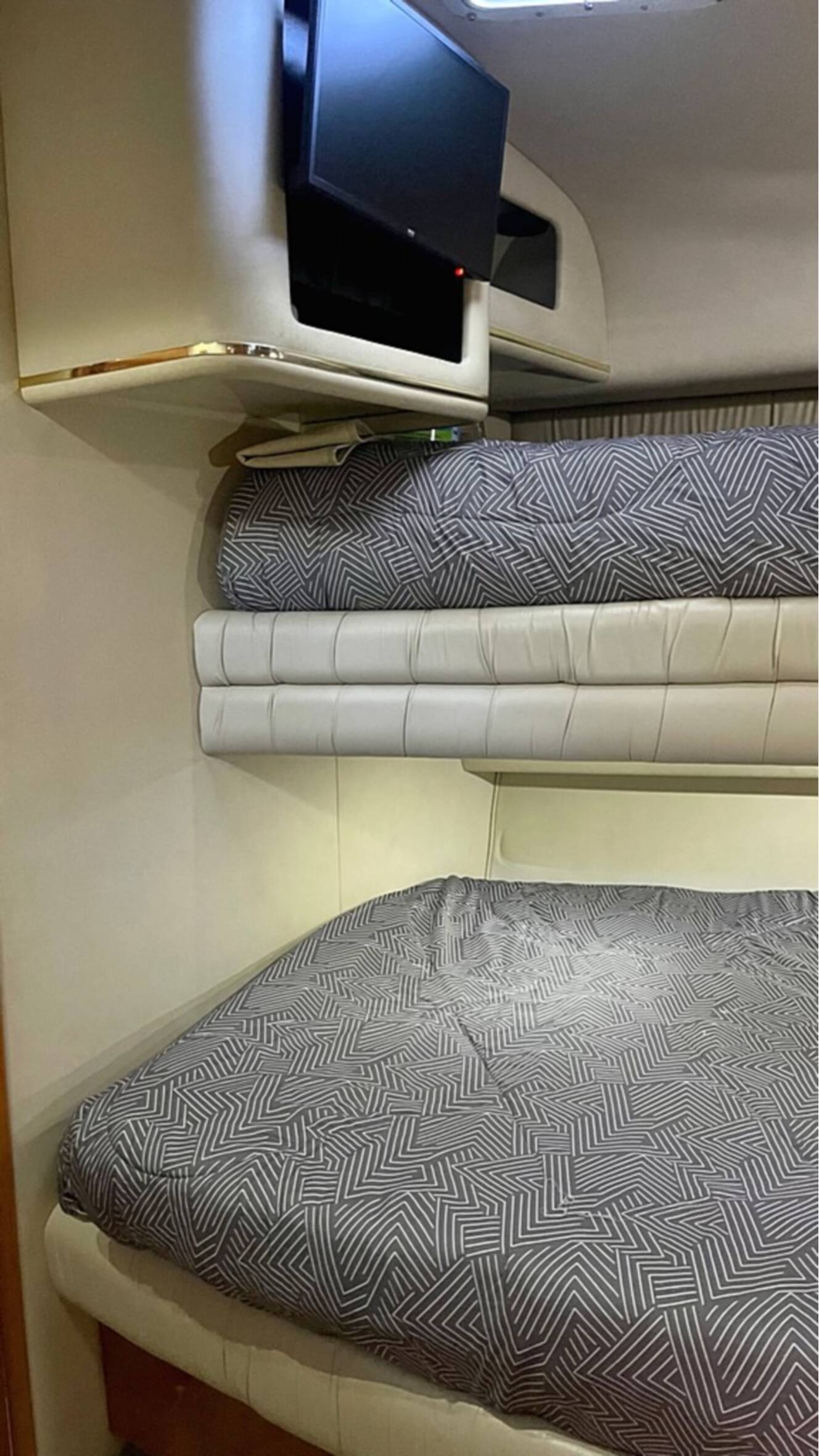 A photo of this 1997 Sea Ray 500 SUNDANCER