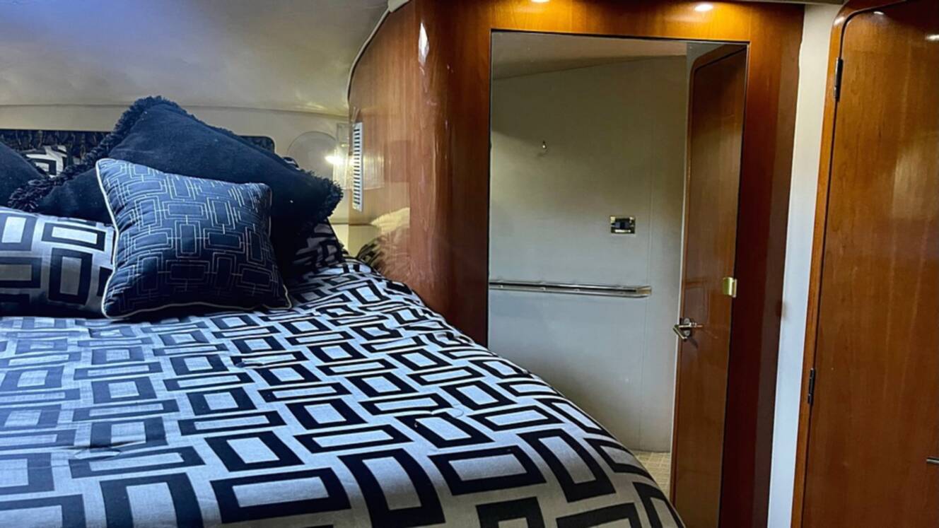 A photo of this 1997 Sea Ray 500 SUNDANCER