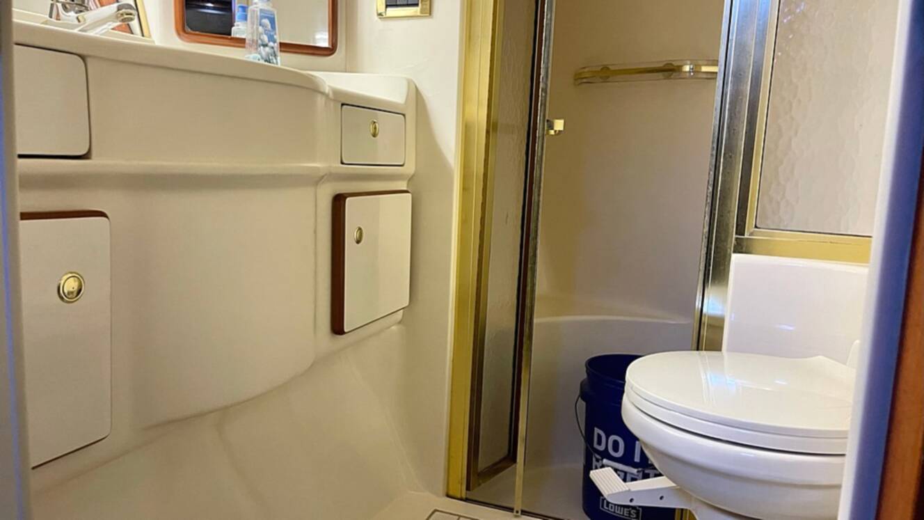 A photo of this 1997 Sea Ray 500 SUNDANCER