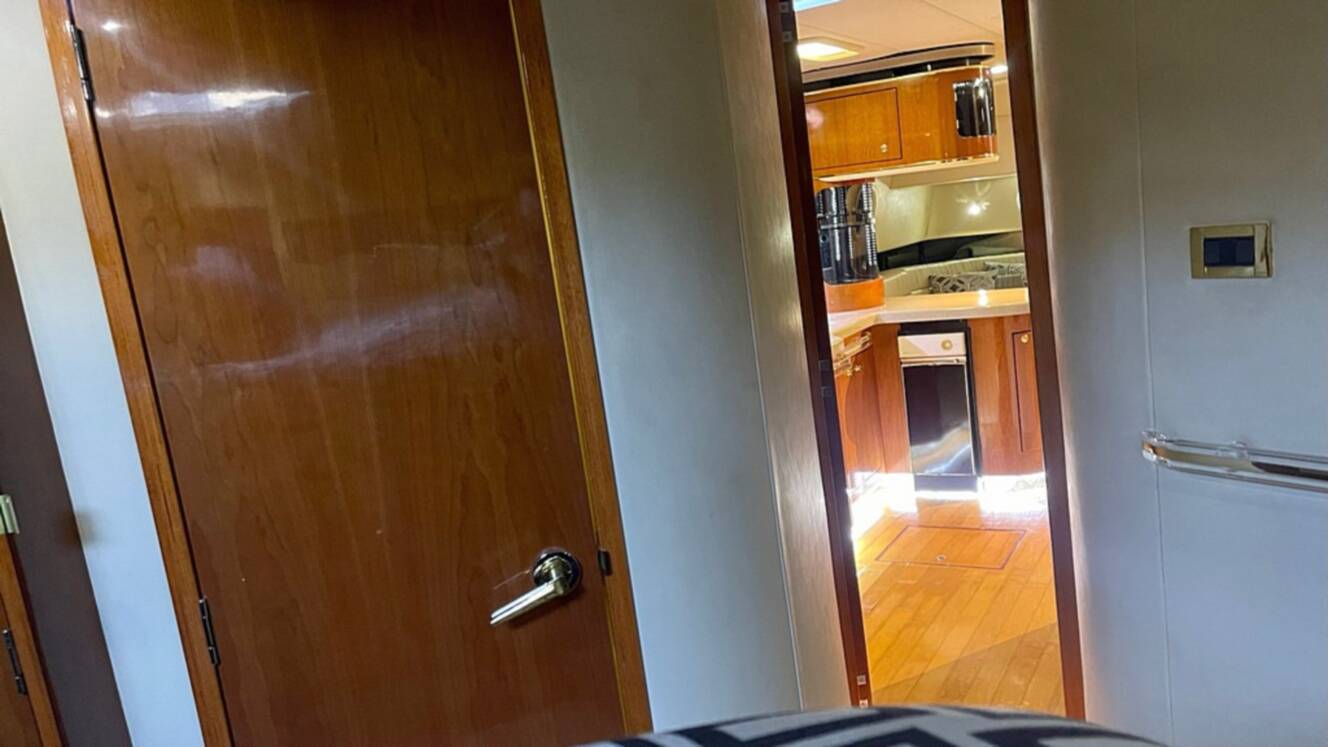 A photo of this 1997 Sea Ray 500 SUNDANCER