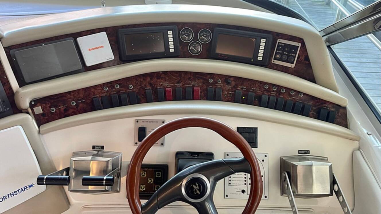 A photo of this 1997 Sea Ray 500 SUNDANCER