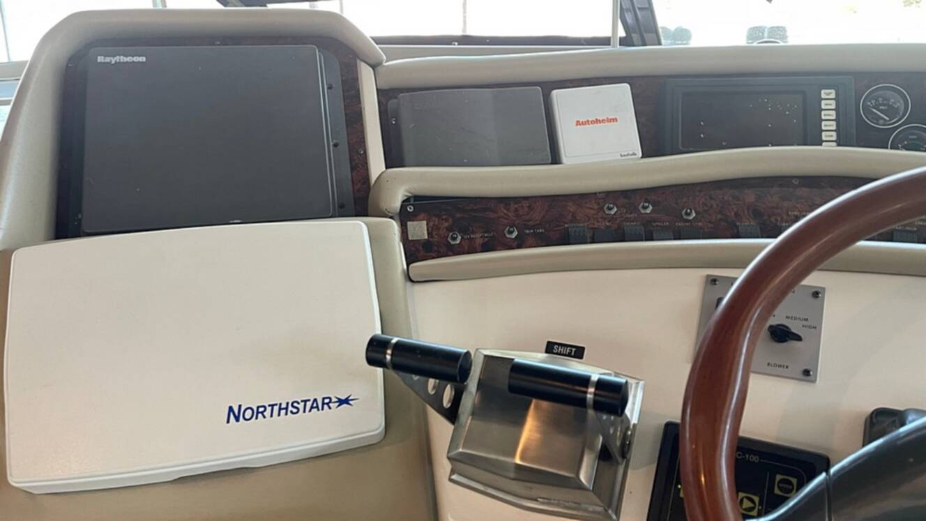 A photo of this 1997 Sea Ray 500 SUNDANCER