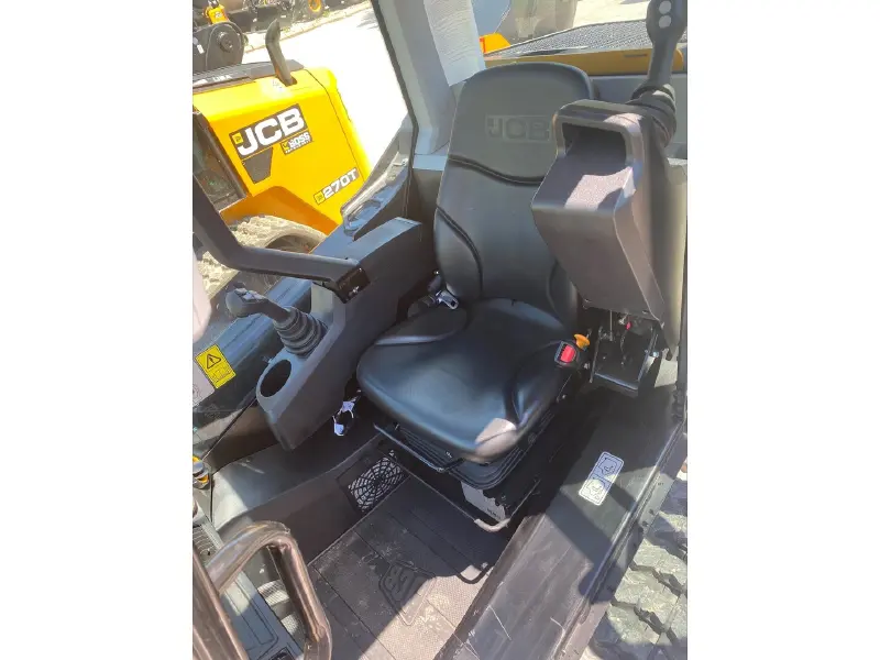 2023 JCB 270T