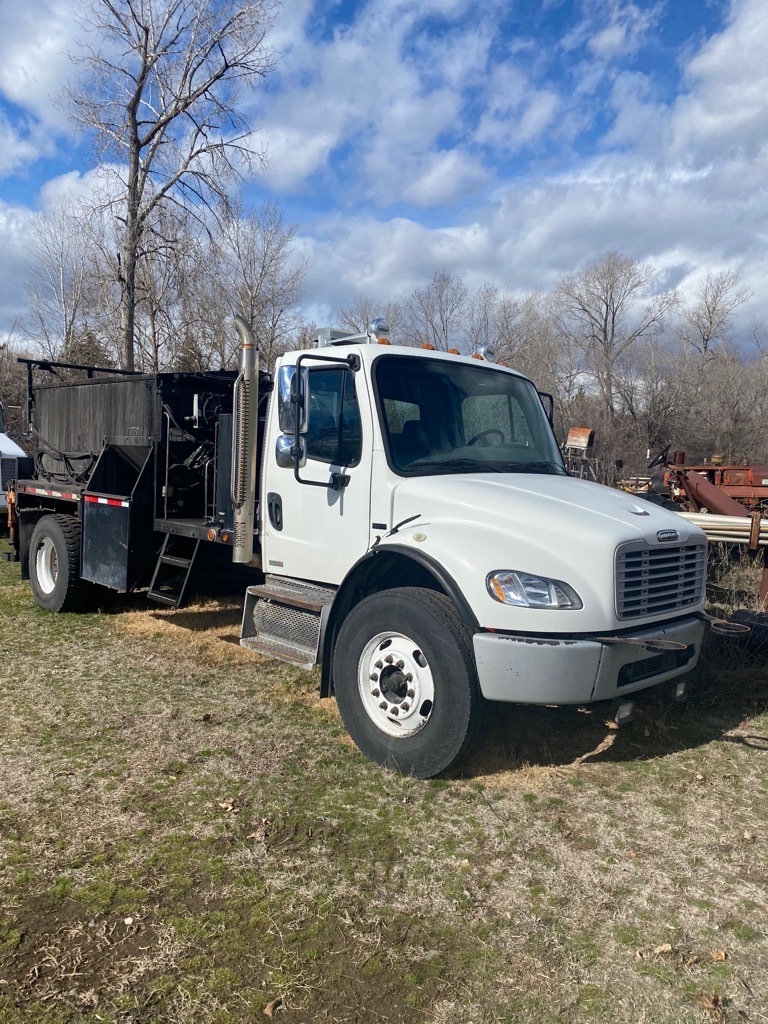 2009 FREIGHTLINER BUSINESS CLASS M2 in Yakima, WA