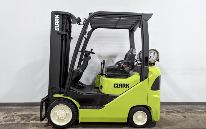 2018 CLARK S25CL in Cary, IL