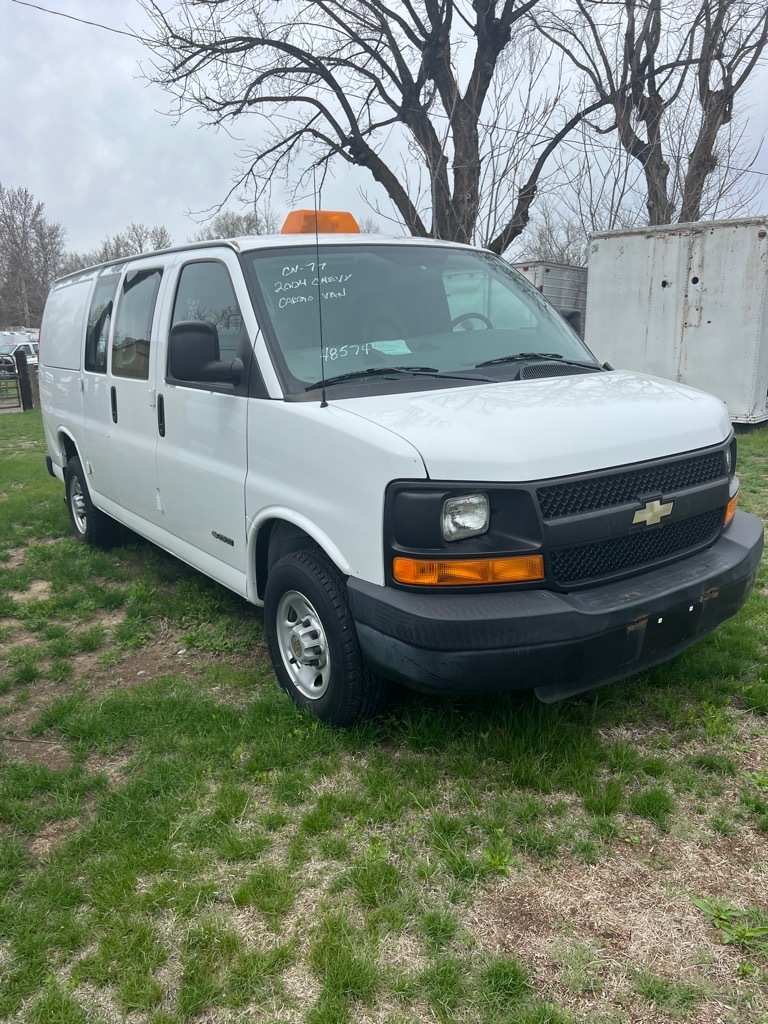 2004 CHEVROLET EXPRESS G2500 in Yakima, WA