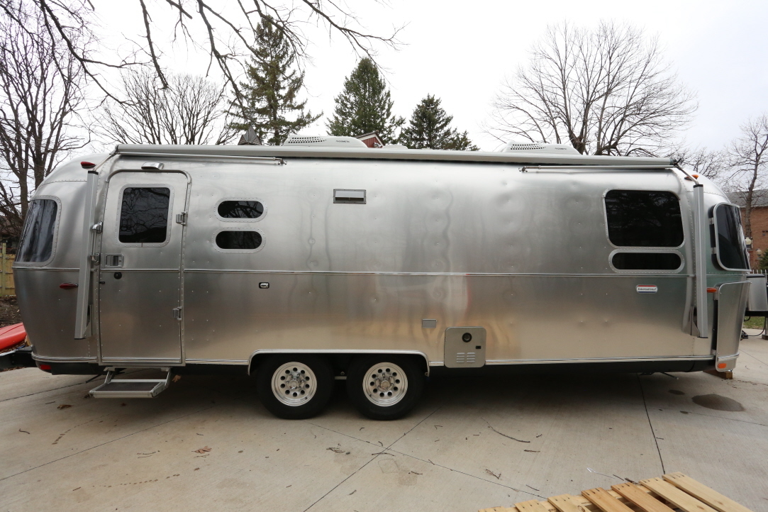 2021 Airstream INTERNATIONAL 27FB in burnsville MN