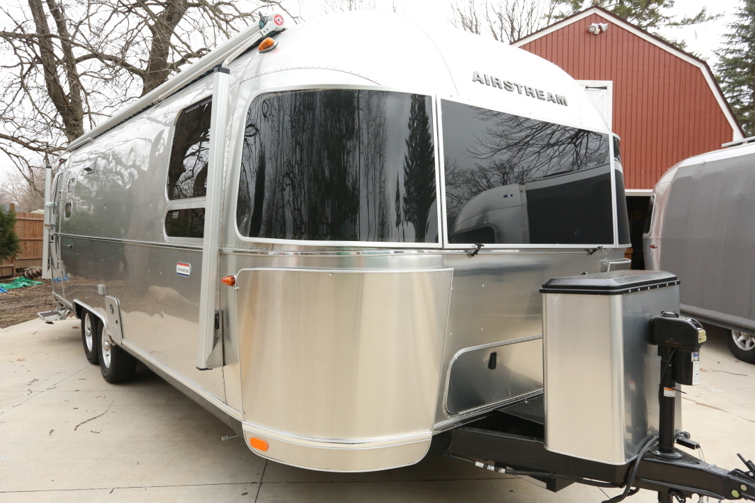2021 Airstream INTERNATIONAL 27FB in burnsville MN