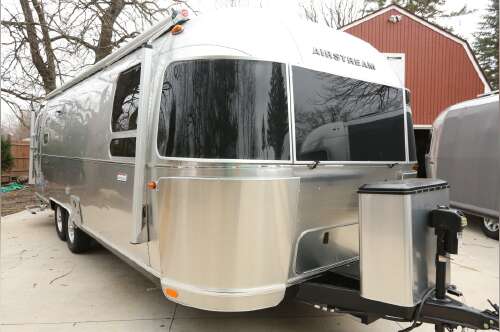 2021 Airstream INTERNATIONAL 27FB in burnsville MN