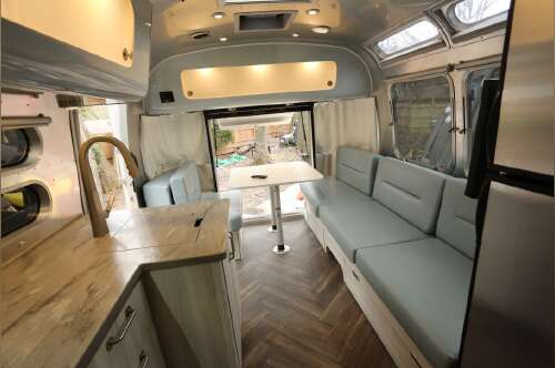 2021 Airstream INTERNATIONAL 27FB in burnsville MN