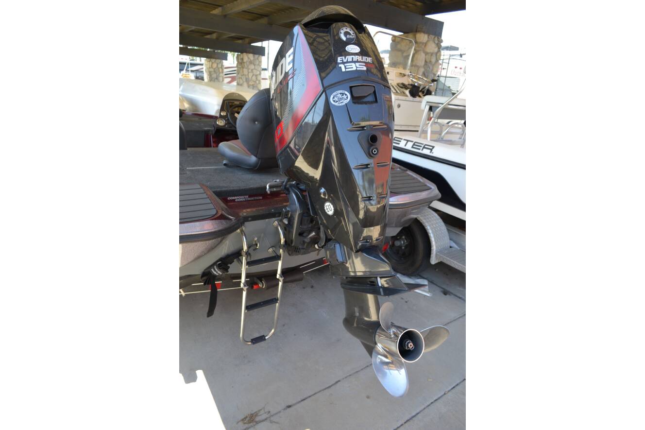 A photo of this 2016 Stratos 186 VLO