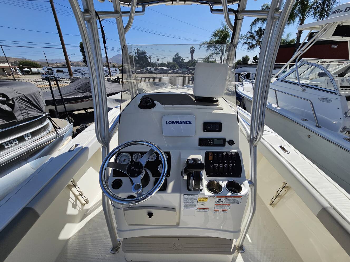 A photo of this 2019 Mako 214