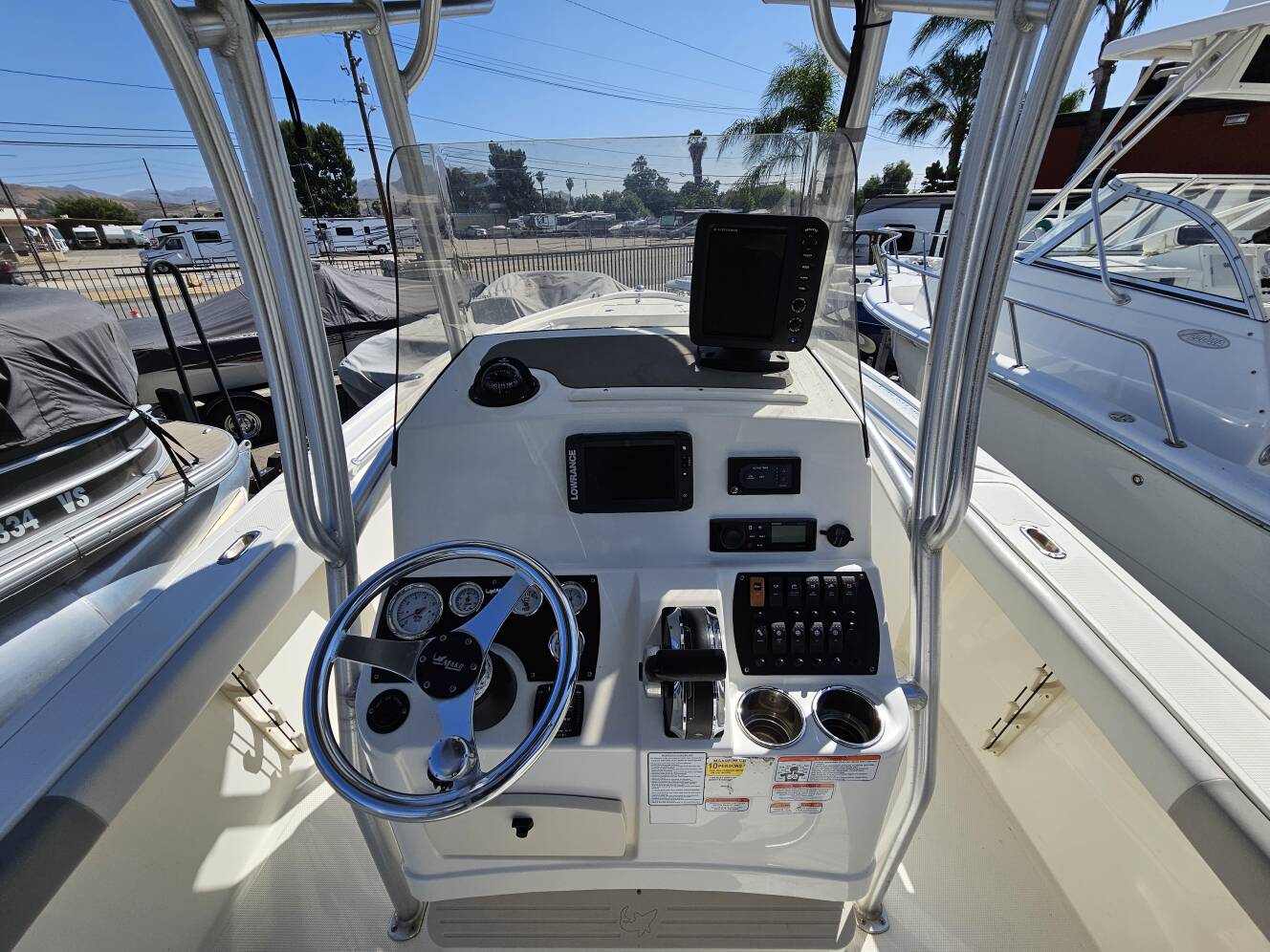 A photo of this 2019 Mako 214