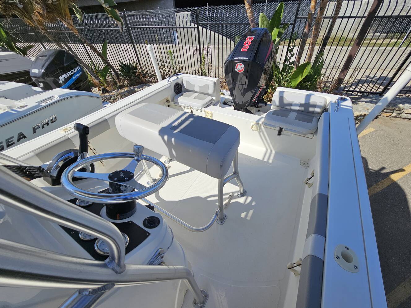 A photo of this 2019 Mako 214