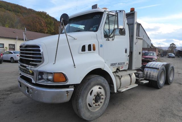 2001 STERLING LT9500 in Sparrowbush, NY