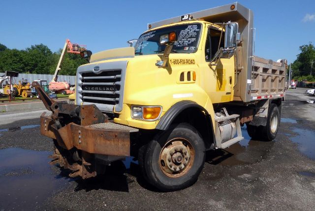 2002 STERLING L8500 in Sparrowbush, NY