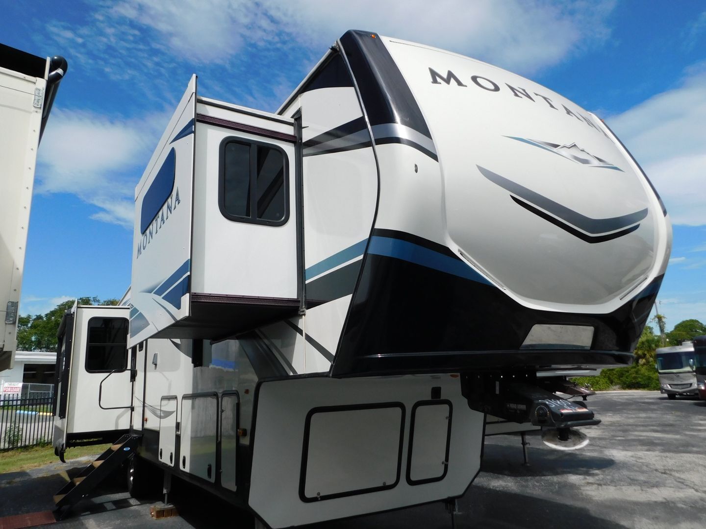 2021 Keystone Montana 3780RL in hudson FL