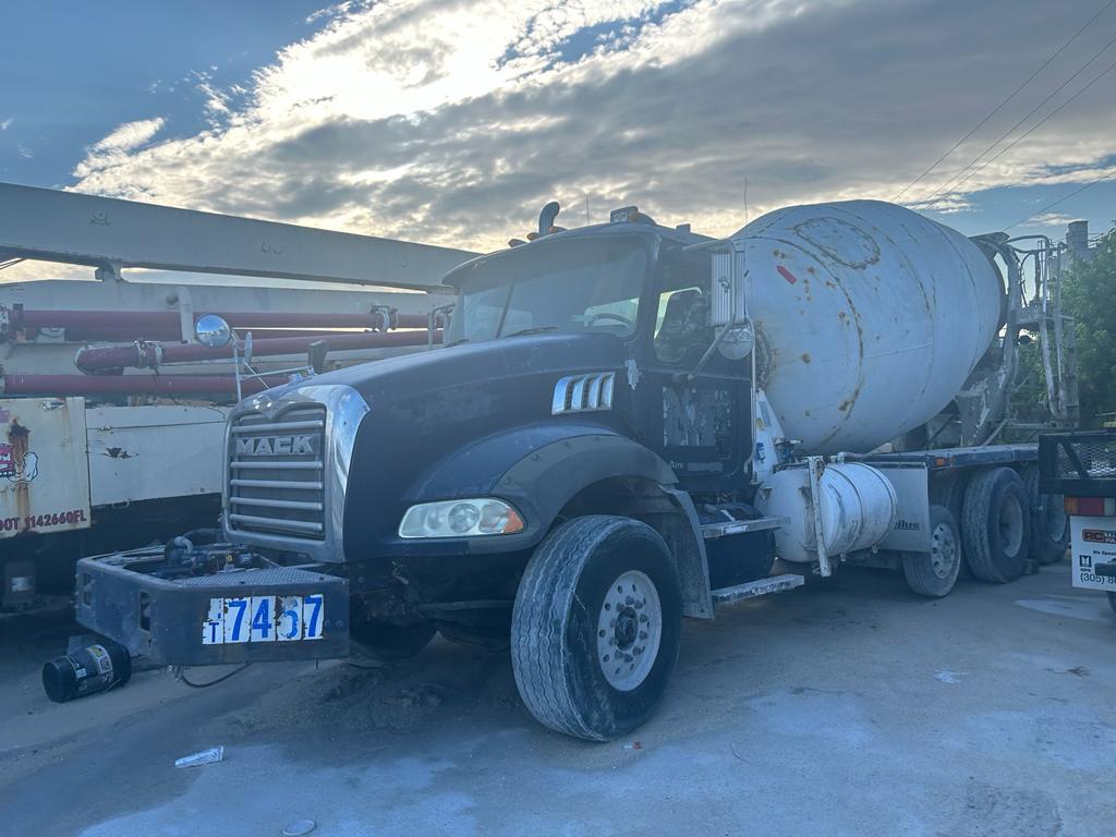 2007 MACK GRANITE in Miami, FL